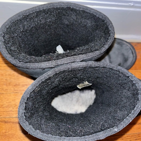 Ugg black boots - Picture 3 of 7